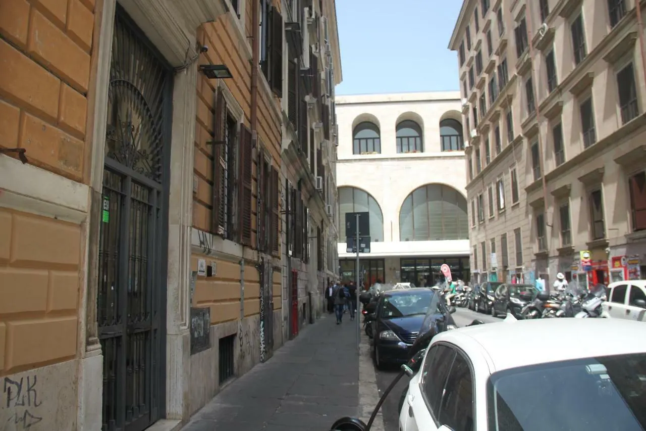 Roma Vespahouse Guest house