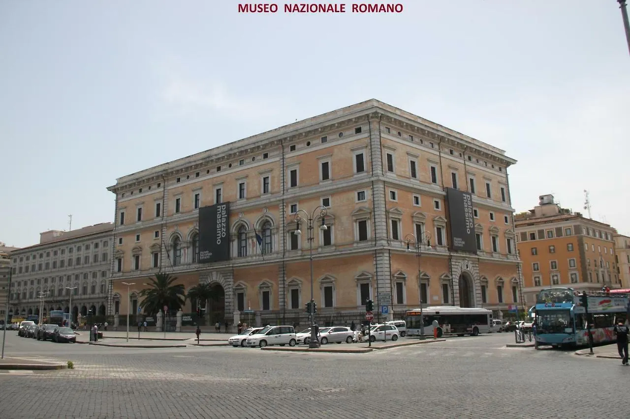 Roma Vespahouse 2*, Rome