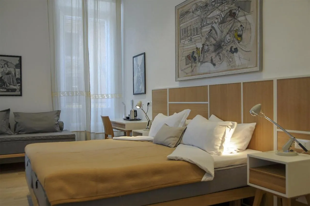 Roma Vespahouse contacts